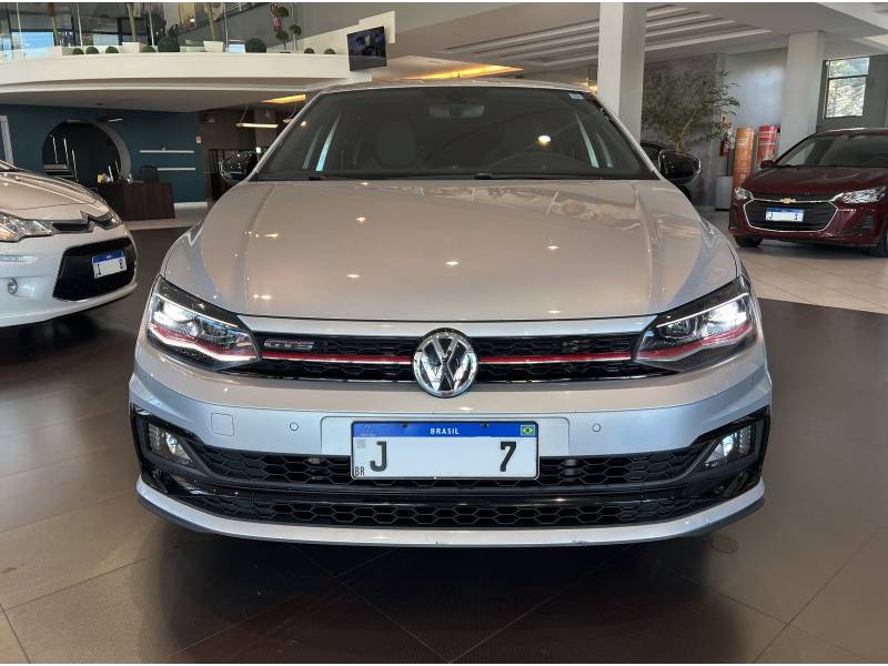 VOLKSWAGEN - VIRTUS - 2020/2020 - Prata - R$ 118.800,00