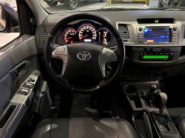 TOYOTA - HILUX - 2011/2012 - Prata - R$ 125.800,00
