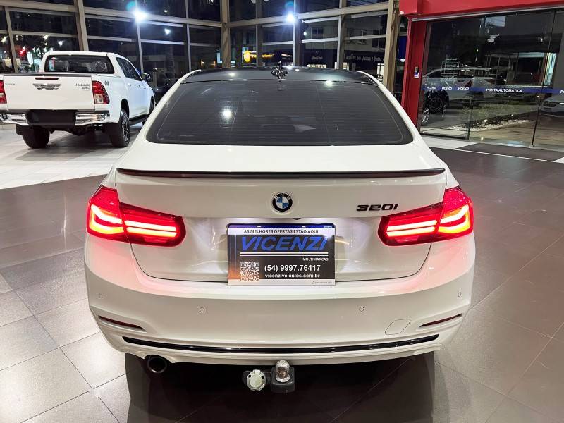 BMW - 320I - 2018/2018 - Branca - R$ 128.800,00