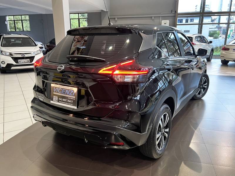 NISSAN - KICKS - 2023/2024 - Preta - R$ 105.800,00