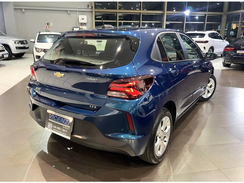 CHEVROLET - ONIX - 2022/2023 - Azul - R$ 86.800,00