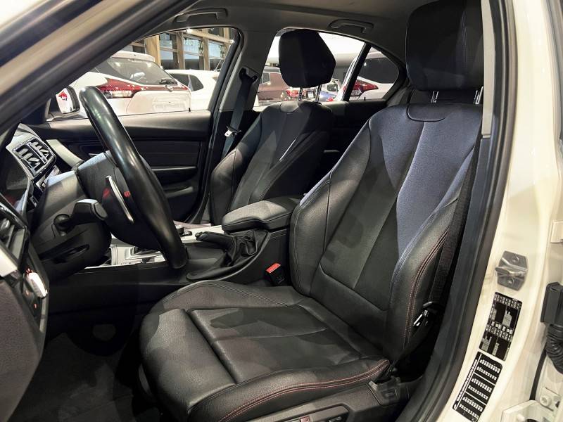 BMW - 320I - 2018/2018 - Branca - R$ 128.800,00