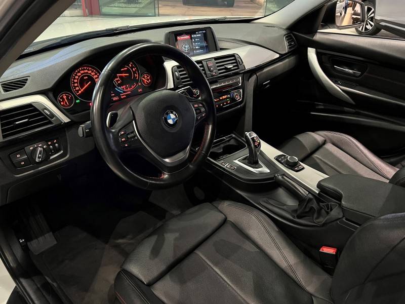 BMW - 320I - 2018/2018 - Branca - R$ 128.800,00