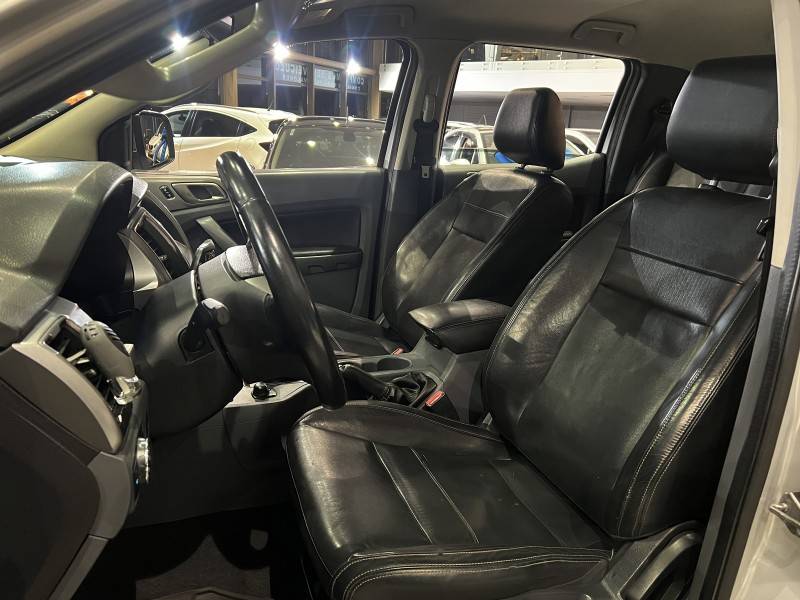 FORD - RANGER - 2017/2018 - Prata - R$ 135.800,00