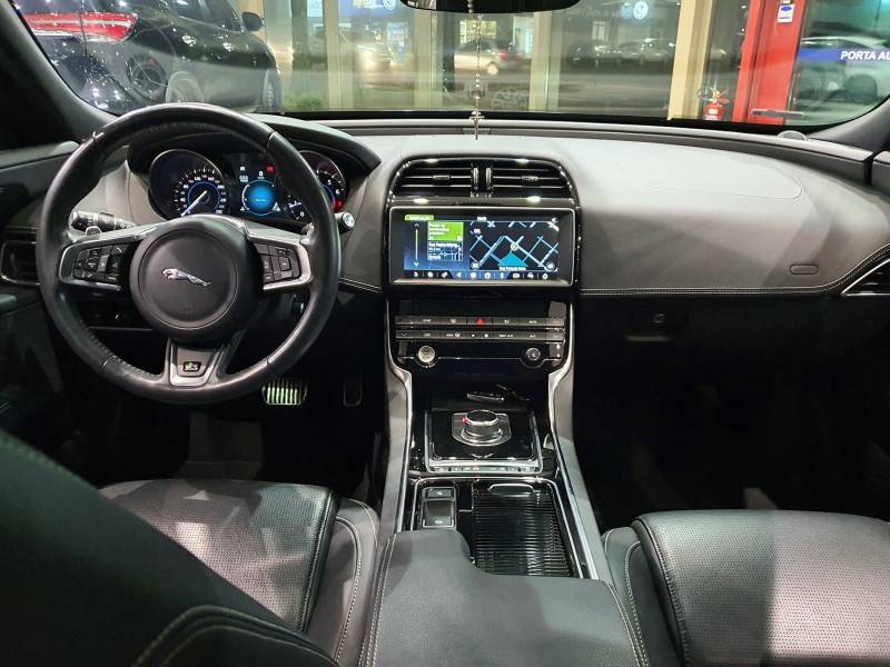 JAGUAR - XE - 2018/2019 - Azul - R$ 159.900,00