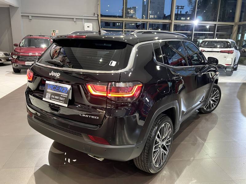 JEEP - COMPASS - 2022/2023 - Preta - R$ 159.000,00