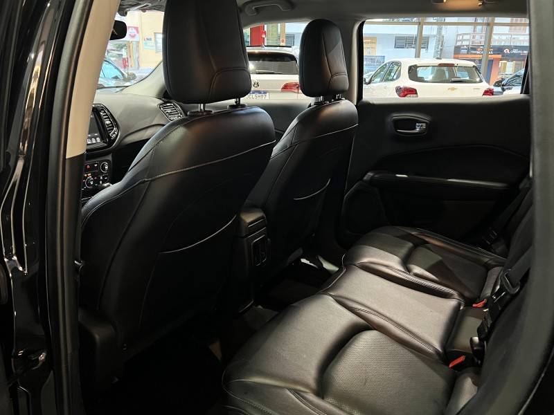 JEEP - COMPASS - 2017/2018 - Preta - R$ 98.900,00