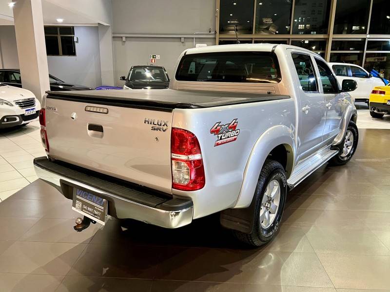 TOYOTA - HILUX - 2011/2012 - Prata - R$ 125.800,00