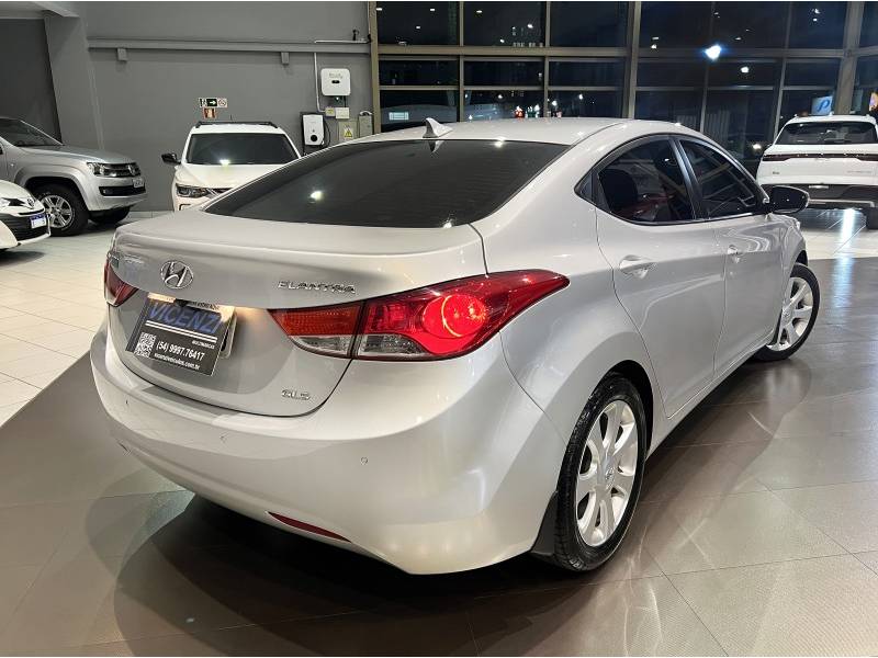 HYUNDAI - ELANTRA - 2012/2013 - Prata - R$ 64.800,00