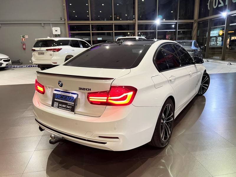 BMW - 320I - 2018/2018 - Branca - R$ 128.800,00
