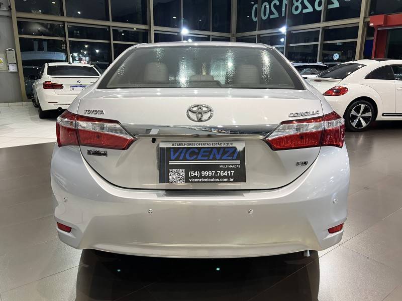 TOYOTA - COROLLA - 2015/2016 - Prata - R$ 81.900,00