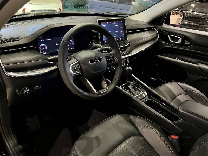 JEEP - COMPASS - 2022/2023 - Preta - R$ 159.000,00
