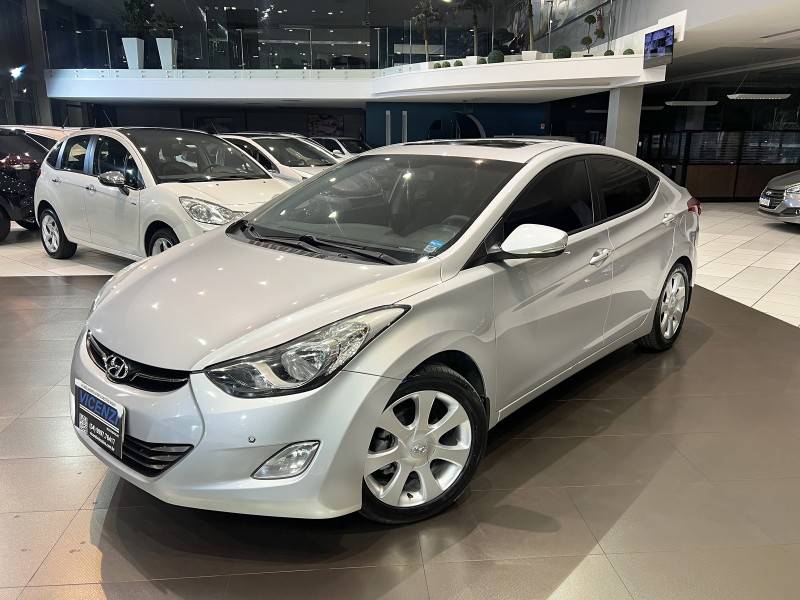 HYUNDAI - ELANTRA - 2012/2013 - Prata - R$ 64.800,00