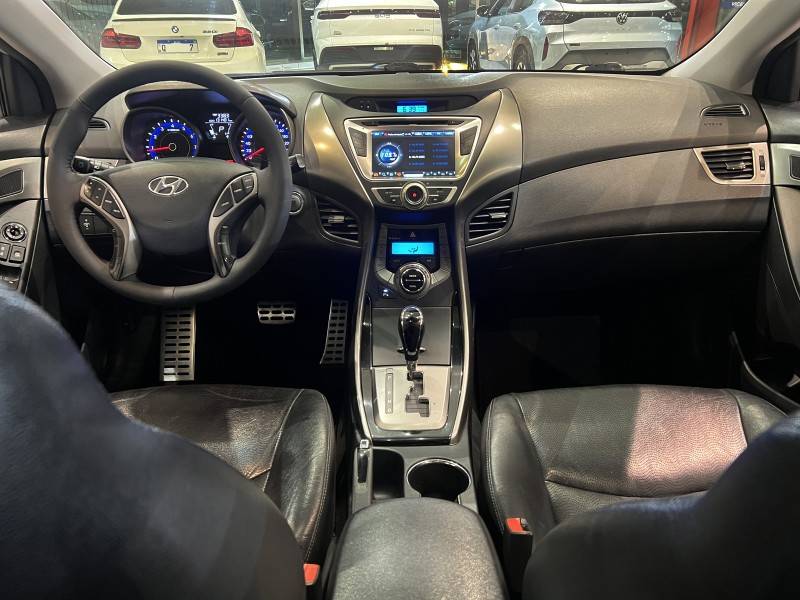 HYUNDAI - ELANTRA - 2012/2013 - Prata - R$ 64.800,00