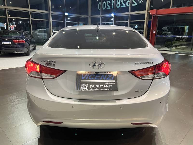 HYUNDAI - ELANTRA - 2012/2013 - Prata - R$ 64.800,00