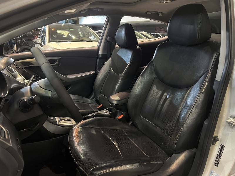 HYUNDAI - ELANTRA - 2012/2013 - Prata - R$ 64.800,00