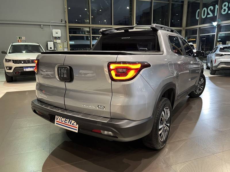 FIAT - TORO - 2022/2022 - Prata - R$ 119.900,00
