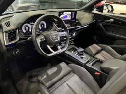 AUDI - Q5 - 2021/2022 - Preta - R$ 315.800,00
