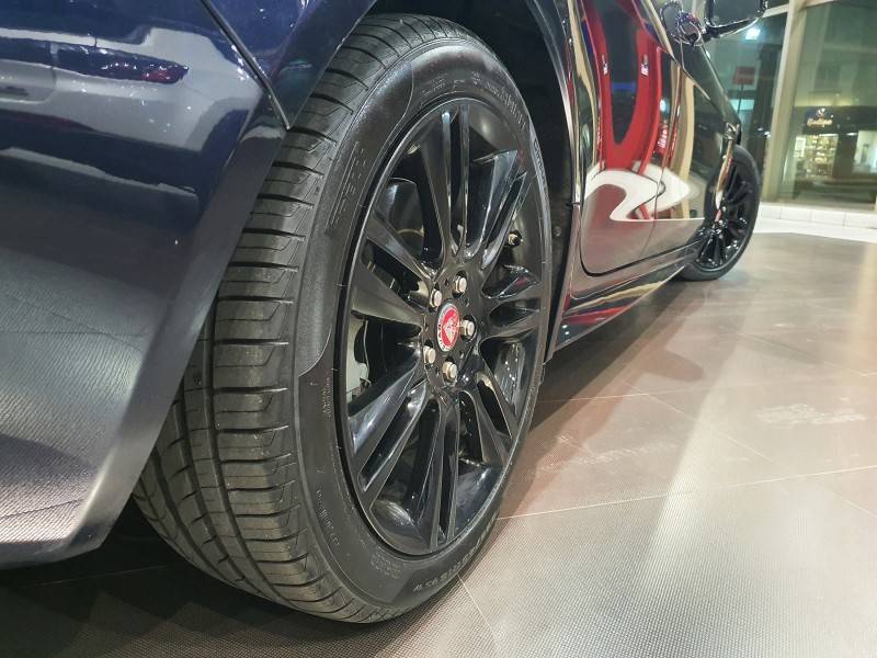 JAGUAR - XE - 2018/2019 - Azul - R$ 159.900,00