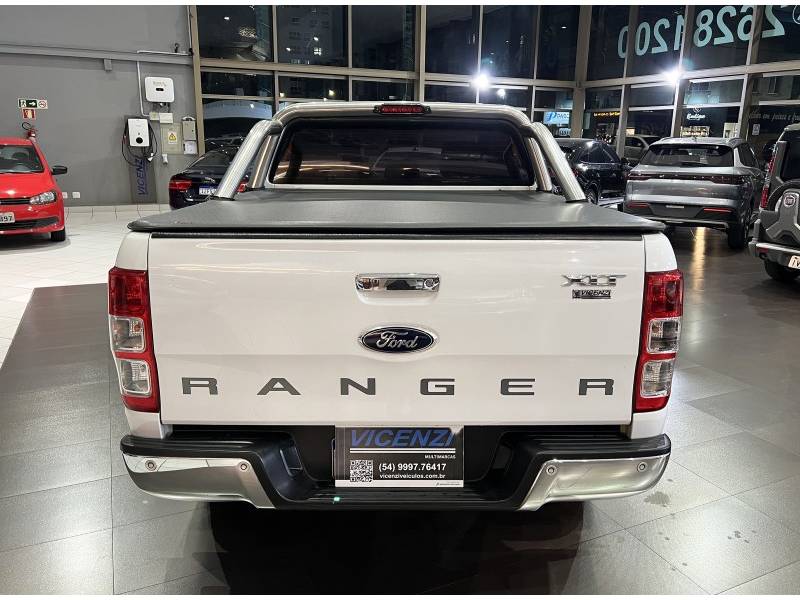FORD - RANGER - 2013/2014 - Branca - R$ 111.800,00