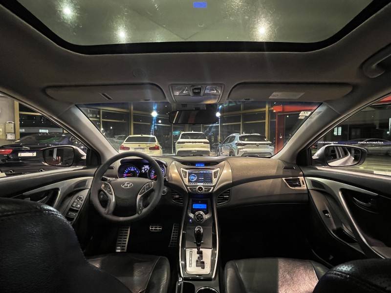 HYUNDAI - ELANTRA - 2012/2013 - Prata - R$ 64.800,00