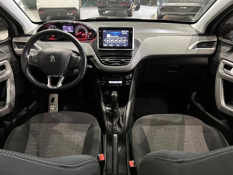 PEUGEOT - 208 - 2018/2019 - Prata - R$ 56.800,00