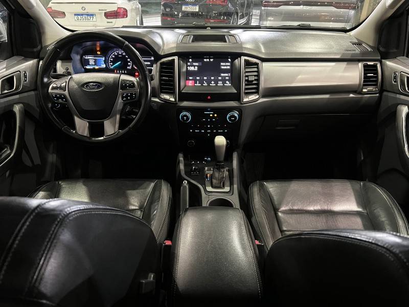 FORD - RANGER - 2017/2018 - Prata - R$ 135.800,00