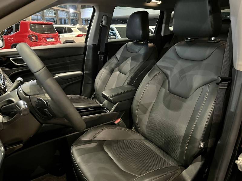 JEEP - COMPASS - 2022/2023 - Preta - R$ 159.000,00