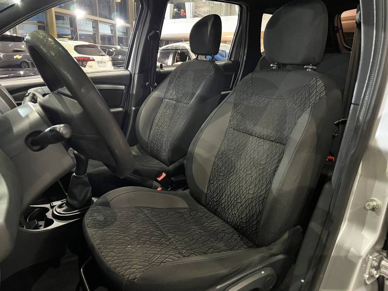 RENAULT - DUSTER - 2015/2016 - Prata - R$ 58.900,00
